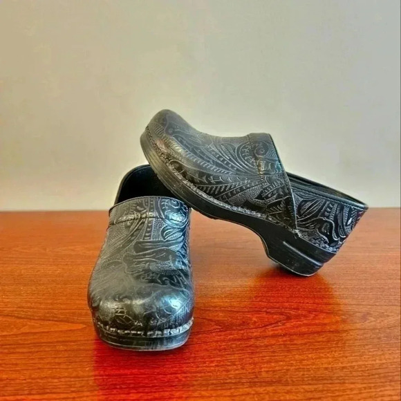 Dansko Clogs Size 40 EUC - Picture 1 of 10